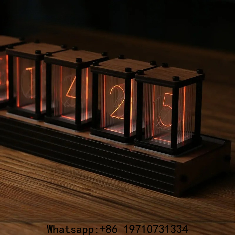 Diy Electronics Ideas - Orologio da Tavolo DIY con Tubi